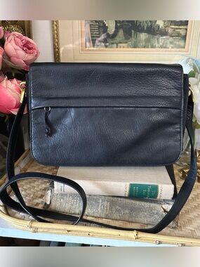 Vintage Partners Black Genuine leather crossbody bag, 90’s